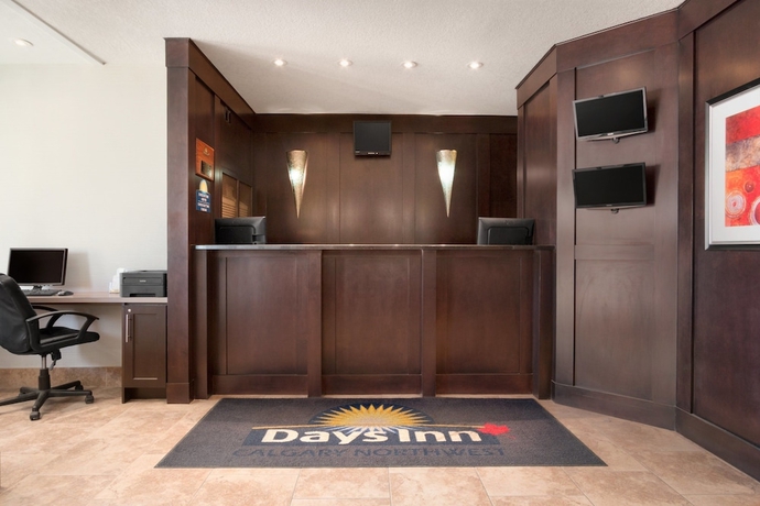 Imagen de los interiores del Hotel Days Inn By Wyndham Calgary Northwest. Foto 16