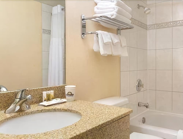 Imagen de la habitación del Hotel Days Inn By Wyndham Calgary South. Foto 7