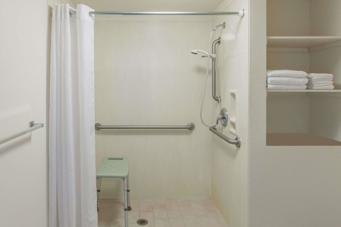 Imagen de la habitación del Hotel Days Inn By Wyndham Camarillo - Ventura. Foto 10