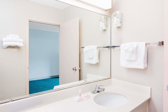 Imagen de la habitación del Hotel Days Inn By Wyndham Cambridge. Foto 8