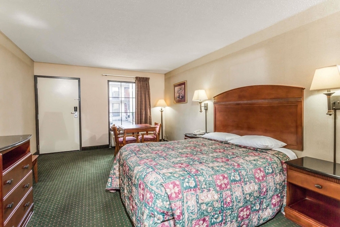 Imagen de la habitación del Hotel Days Inn By Wyndham Camp Springs/andrews Afb Dc Area. Foto 7