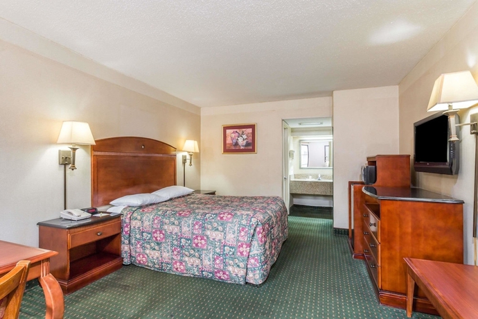 Imagen de la habitación del Hotel Days Inn By Wyndham Camp Springs/andrews Afb Dc Area. Foto 10