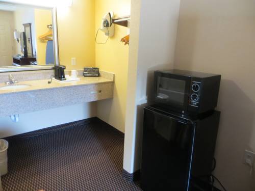 Imagen de la habitación del Hotel Days Inn By Wyndham Canton, Canton. Foto 2