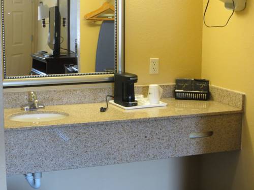 Imagen de la habitación del Hotel Days Inn By Wyndham Canton, Canton. Foto 3