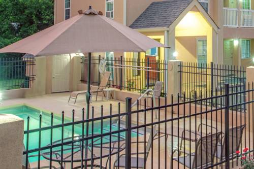 Imagen de la habitación del Hotel Days Inn By Wyndham Canton, Canton. Foto 8