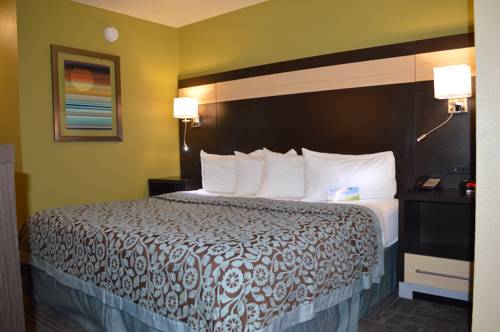 Imagen de la habitación del Hotel Days Inn By Wyndham Carlsbad. Foto 9