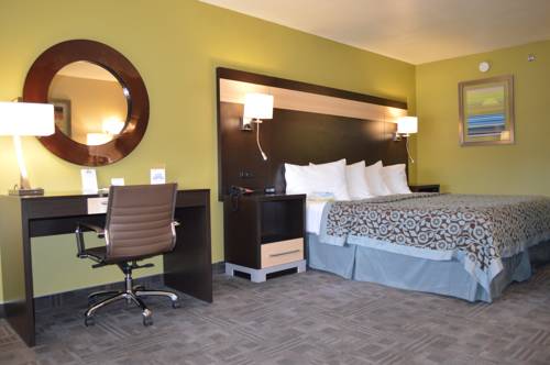 Imagen de la habitación del Hotel Days Inn By Wyndham Carlsbad. Foto 10