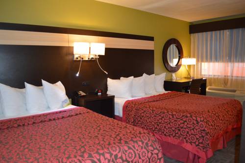 Imagen de la habitación del Hotel Days Inn By Wyndham Carlsbad. Foto 11