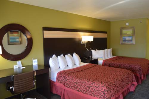 Imagen de la habitación del Hotel Days Inn By Wyndham Carlsbad. Foto 16