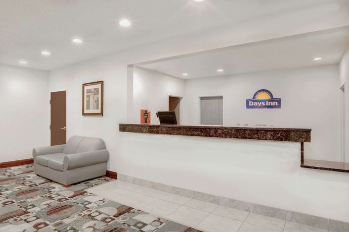 Imagen de los interiores del Hotel Days Inn By Wyndham Carroll. Foto 13