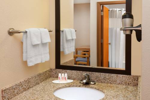 Imagen de la habitación del Hotel Days Inn By Wyndham Charleston. Foto 2