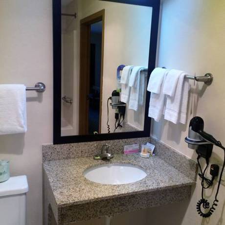 Imagen de la habitación del Hotel Days Inn By Wyndham Charleston. Foto 7