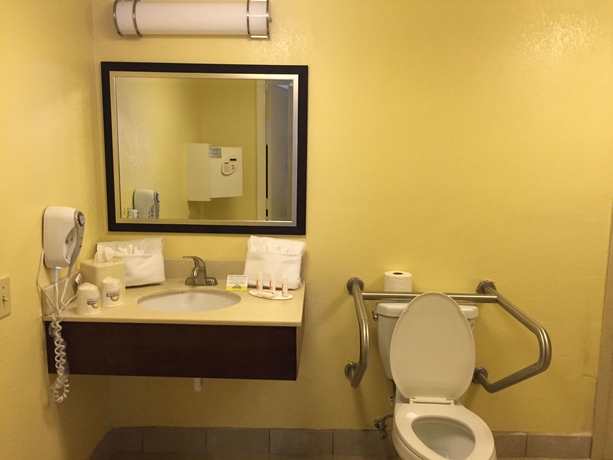 Imagen de la habitación del Hotel Days Inn By Wyndham Charleston Historic District. Foto 6