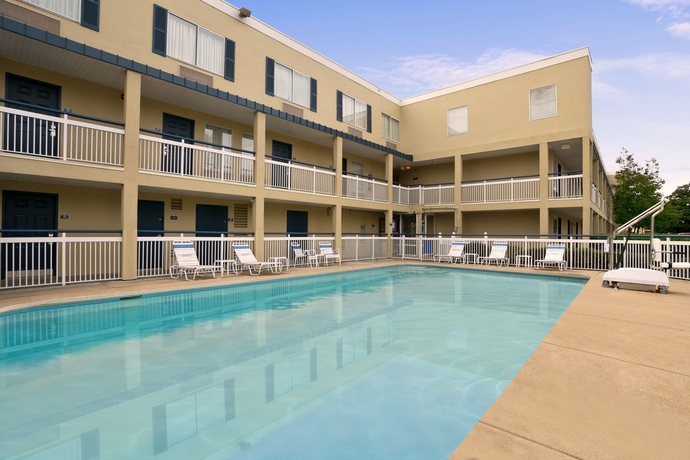 Imagen de la piscina del Hotel Days Inn By Wyndham Chattanooga/hamilton Place. Foto 9