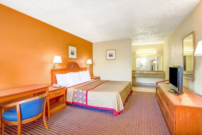 Imagen de la habitación del Hotel Days Inn By Wyndham Chesapeake. Foto 5