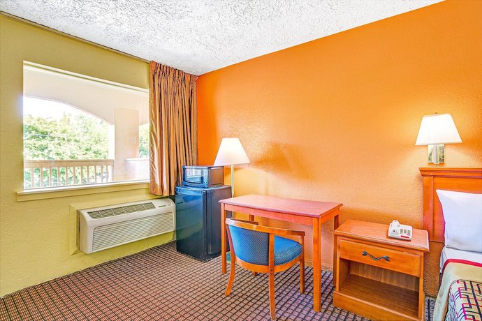 Imagen de la habitación del Hotel Days Inn By Wyndham Chesapeake. Foto 6