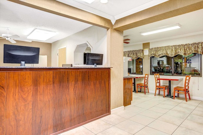Imagen de los interiores del Hotel Days Inn By Wyndham Chesapeake. Foto 16