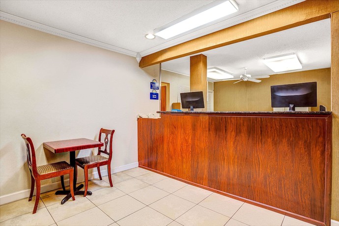 Imagen de los interiores del Hotel Days Inn By Wyndham Chesapeake. Foto 18