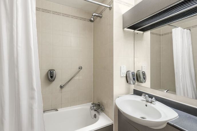 Imagen de la habitación del Hotel Days Inn By Wyndham Chesterfield Tibshelf. Foto 8