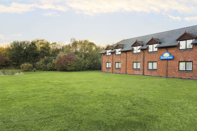 Imagen de los exteriores del Hotel Days Inn By Wyndham Chesterfield Tibshelf. Foto 12