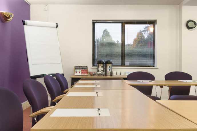 Imagen de los interiores del Hotel Days Inn By Wyndham Chesterfield Tibshelf. Foto 16