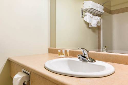 Imagen de la habitación del Hotel Days Inn By Wyndham Chetwynd. Foto 3
