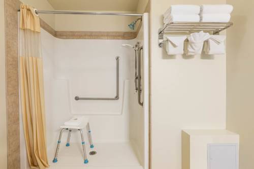 Imagen de la habitación del Hotel Days Inn By Wyndham Chetwynd. Foto 5