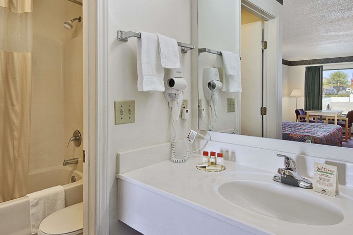 Imagen de la habitación del Hotel Days Inn By Wyndham Chipley. Foto 7