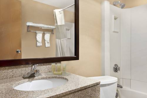 Imagen de la habitación del Hotel Days Inn By Wyndham Cincinnati East. Foto 2