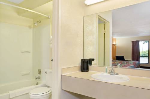 Imagen de la habitación del Hotel Days Inn By Wyndham Cincinnati East. Foto 9