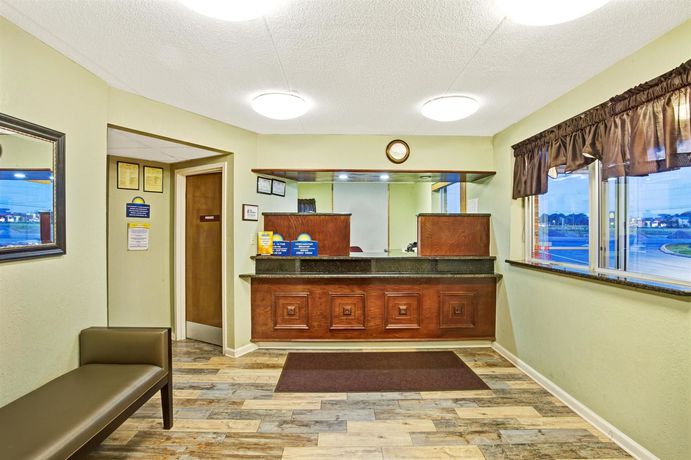 Imagen de los interiores del Hotel Days Inn By Wyndham Clarksville Tn. Foto 15
