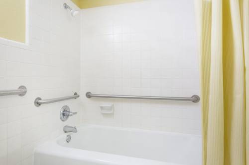 Imagen de la habitación del Hotel Days Inn By Wyndham Clayton. Foto 2