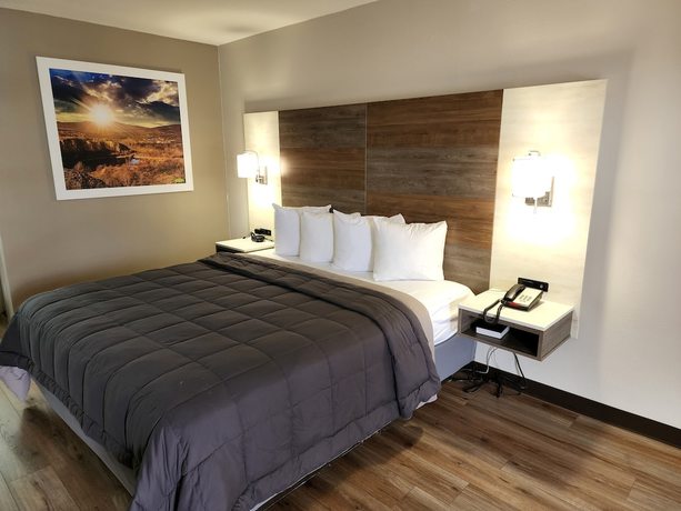 Imagen de la habitación del Hotel Days Inn By Wyndham Clemson. Foto 12