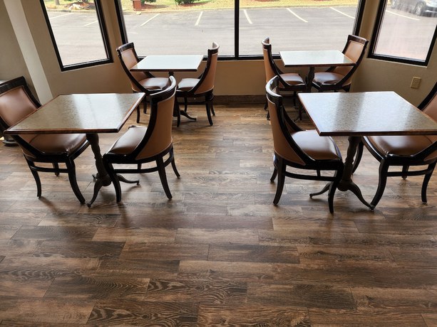 Imagen del bar/restaurante del Hotel Days Inn By Wyndham Clemson. Foto 7