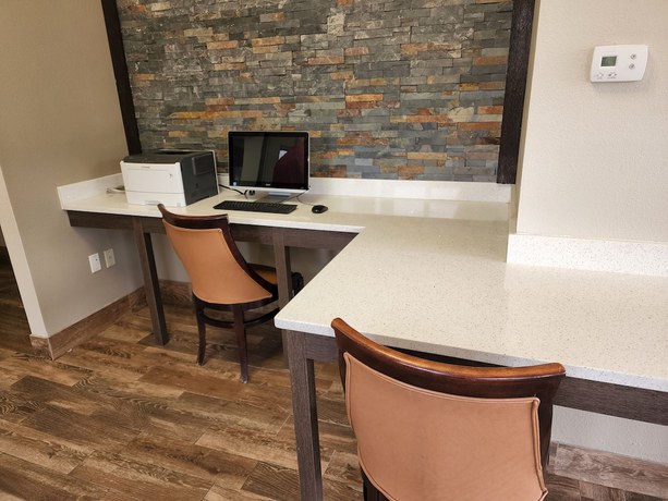 Imagen de los interiores del Hotel Days Inn By Wyndham Clemson. Foto 18