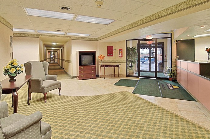 Imagen de los interiores del Hotel Days Inn By Wyndham Cleveland Lakewood. Foto 14