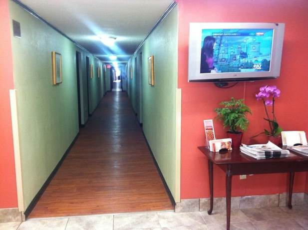 Imagen de los interiores del Hotel Days Inn By Wyndham Cleveland Lakewood. Foto 16