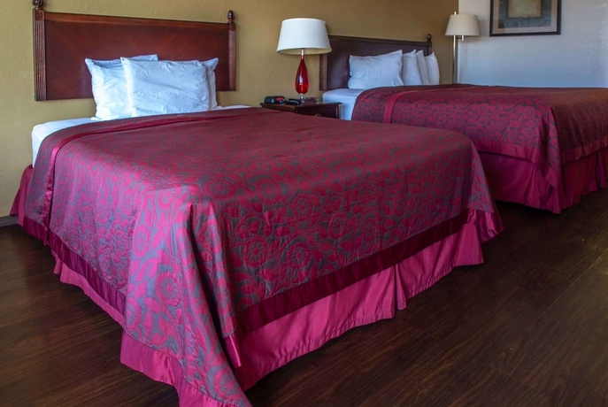 Imagen de la habitación del Hotel Days Inn By Wyndham Clinton. Foto 8