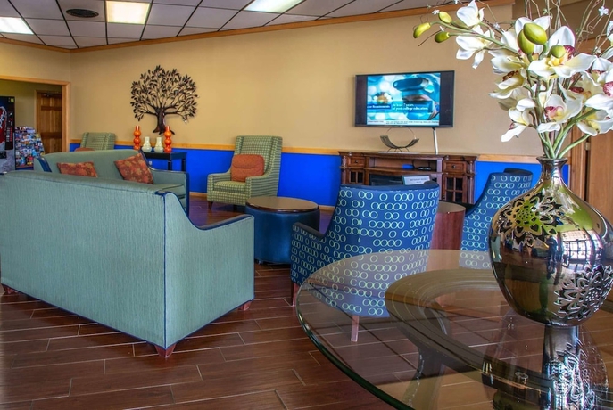 Imagen del bar/restaurante del Hotel Days Inn By Wyndham Clinton. Foto 4