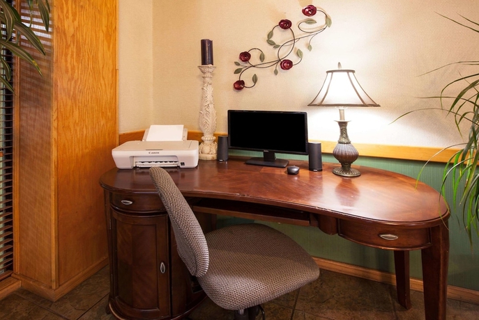 Imagen de los interiores del Hotel Days Inn By Wyndham Clinton. Foto 15