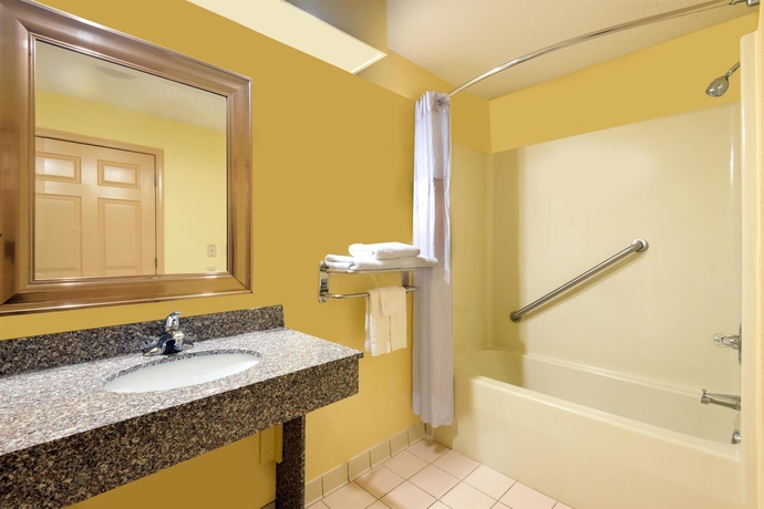 Imagen de la habitación del Hotel Days Inn By Wyndham Coliseum Montgomery Al. Foto 8