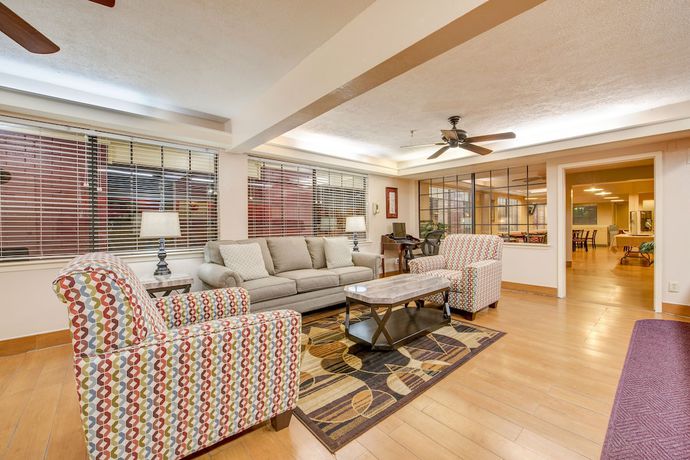 Imagen de los interiores del Hotel Days Inn By Wyndham College Station University Drive. Foto 20