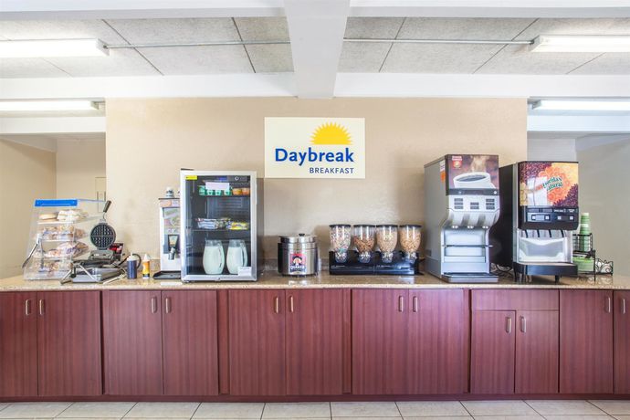 Imagen del bar/restaurante del Hotel Days Inn By Wyndham Columbia I-70. Foto 3