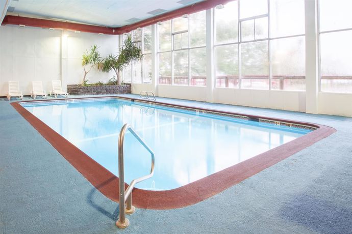 Imagen de la piscina del Hotel Days Inn By Wyndham Columbia I-70. Foto 16