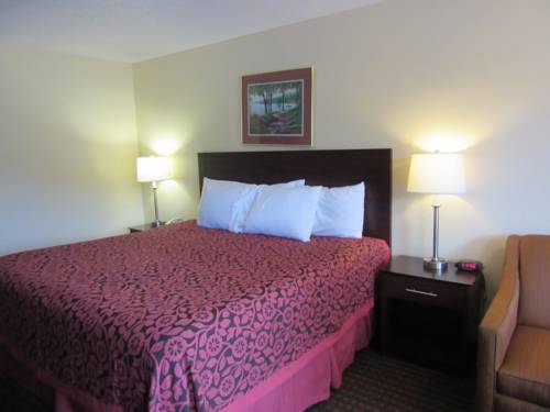 Imagen de la habitación del Hotel Days Inn By Wyndham Columbia Ne Fort Jackson. Foto 10