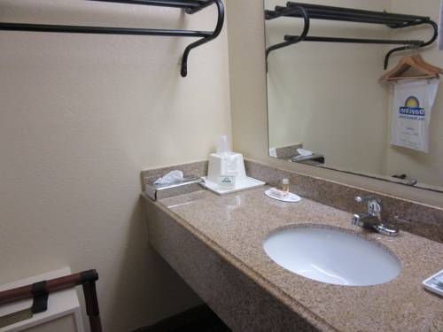 Imagen de la habitación del Hotel Days Inn By Wyndham Columbia Ne Fort Jackson. Foto 12
