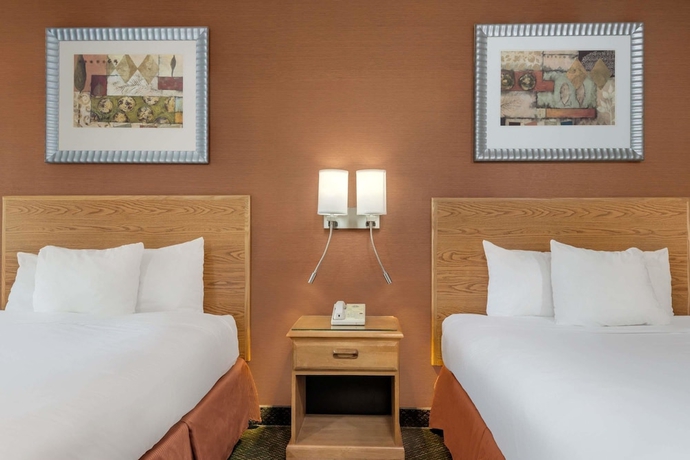 Imagen de la habitación del Hotel Days Inn By Wyndham Columbus Fairgrounds. Foto 13