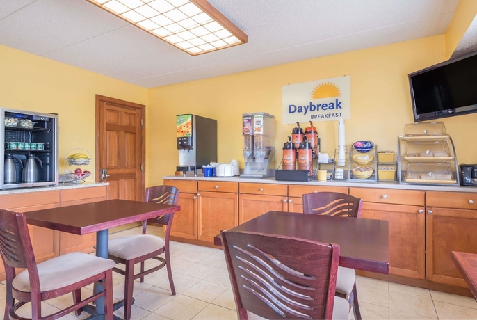 Imagen del bar/restaurante del Hotel Days Inn By Wyndham Columbus Fairgrounds. Foto 3