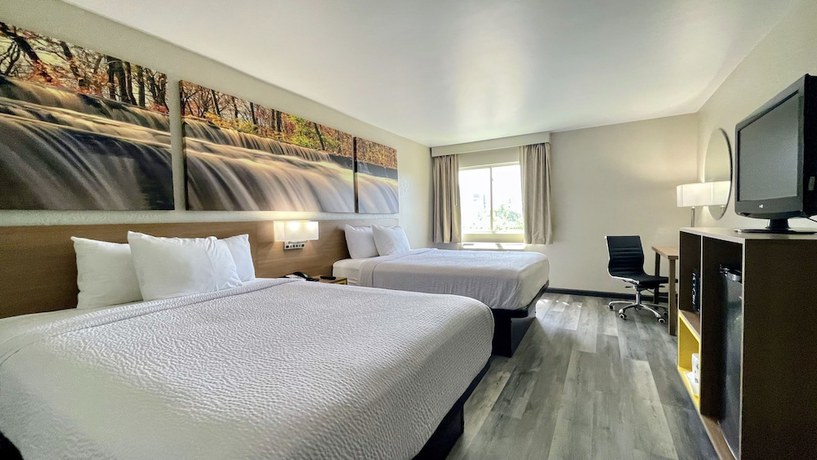 Imagen de la habitación del Hotel Days Inn By Wyndham Columbus In. Foto 16