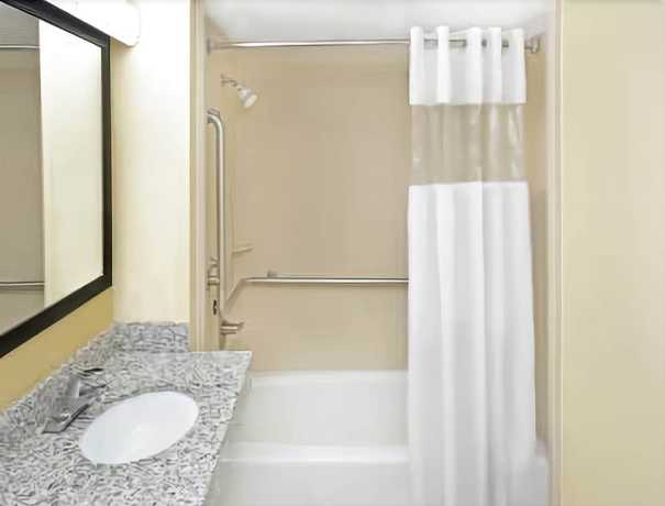 Imagen de la habitación del Hotel Days Inn By Wyndham Columbus-north Fort Moore. Foto 13